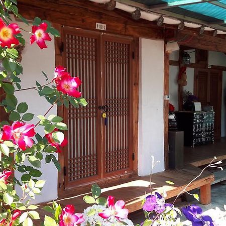 1928 Suimmaru Hanok Guesthouse Jeonju Bagian luar foto