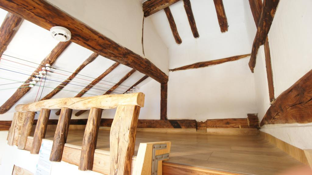 1928 Suimmaru Hanok Guesthouse Jeonju Ruang foto