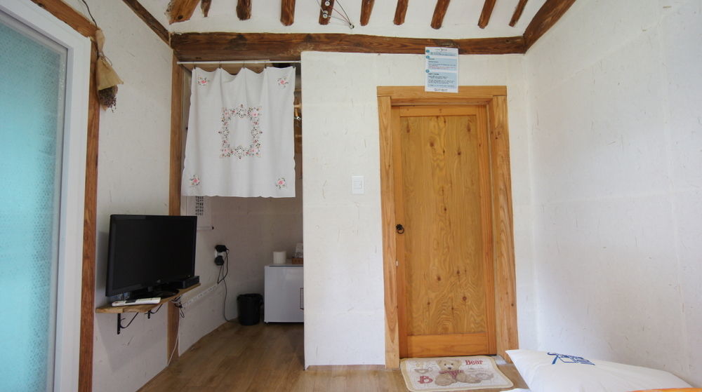 1928 Suimmaru Hanok Guesthouse Jeonju Bagian luar foto