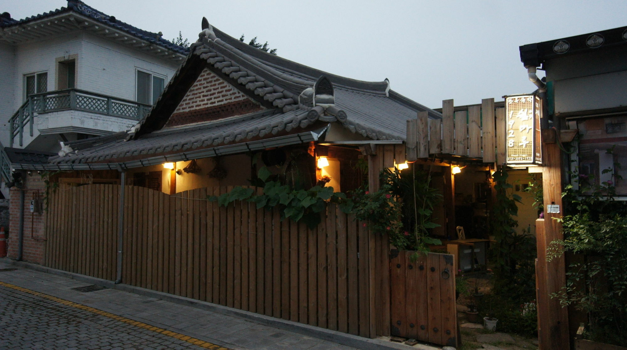 1928 Suimmaru Hanok Guesthouse Jeonju Bagian luar foto
